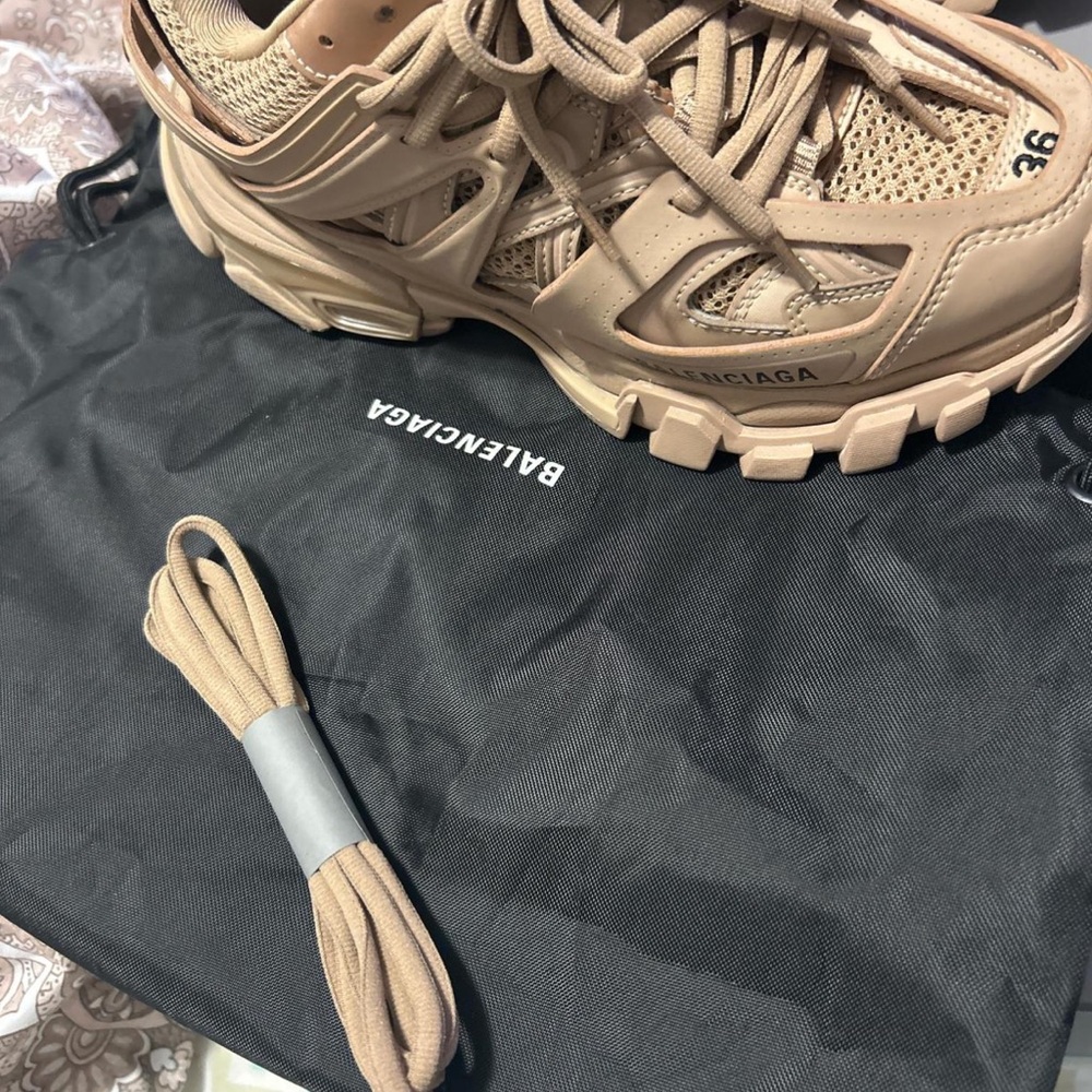 Balenciaga WOMENS TRACK SNEAKER SOLE IN BEIGE - Picture 4 of 5